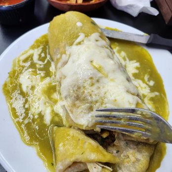 EL Coyotito 2 Mexican & Seafood Restaurant signature dishes Enchiladas de PolloCabezaAdobadaHuarache Coyotito